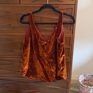 NWT crushed velvet tank